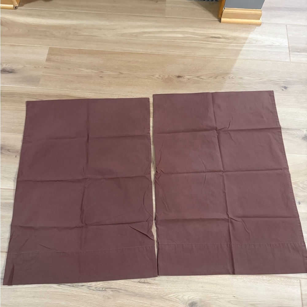 Parachute percale raisin queen pillowcase set